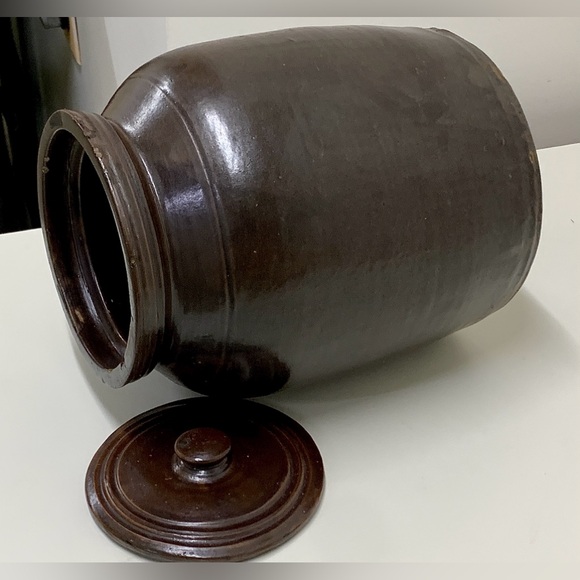 19th Century Antique Dark Brown Albany Slip Lidded Stoneware Crock Jug Pot - Picture 13 of 16